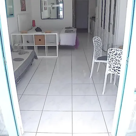 Charming Ocean View Heated Pool Appartement