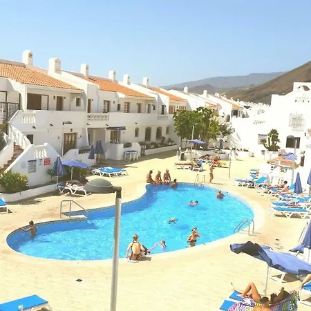 Charming Ocean View Heated Pool Апартаменты *